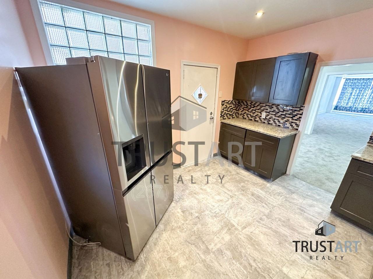 805 Lindley Ave - Photo 5 of 21