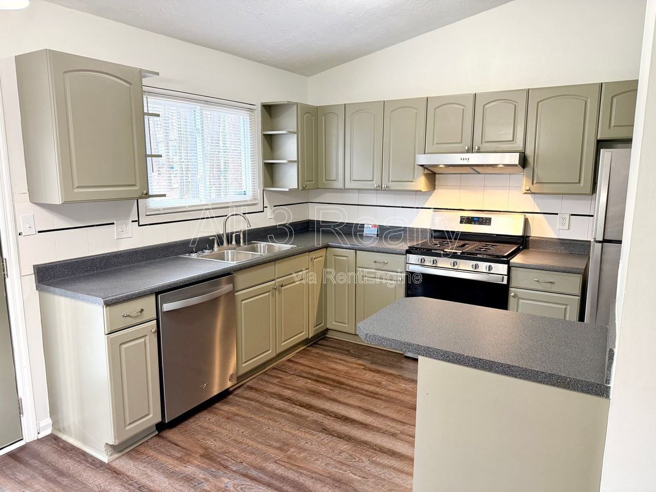 3237 Brisbane Way - Photo 6 of 26