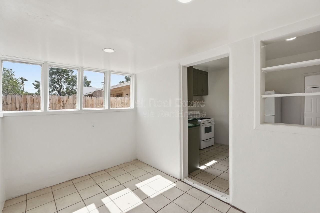 1432 N Columbus Blvd - Photo 6 of 22