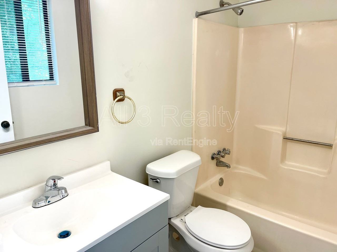 5165 Fairforest Dr - Photo 6 of 18