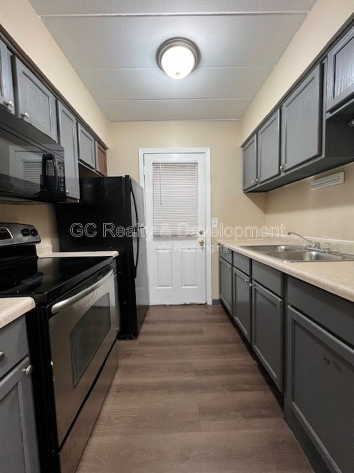 350 Wilson Ave #350H - Photo 2 of 11