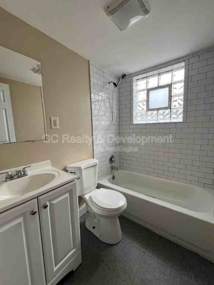 350 Wilson Ave #350H - Photo 4 of 11