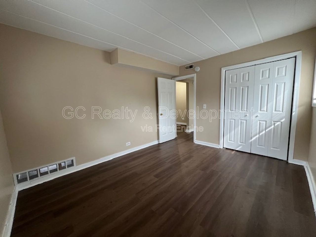 350 Wilson Ave #350H - Photo 6 of 11