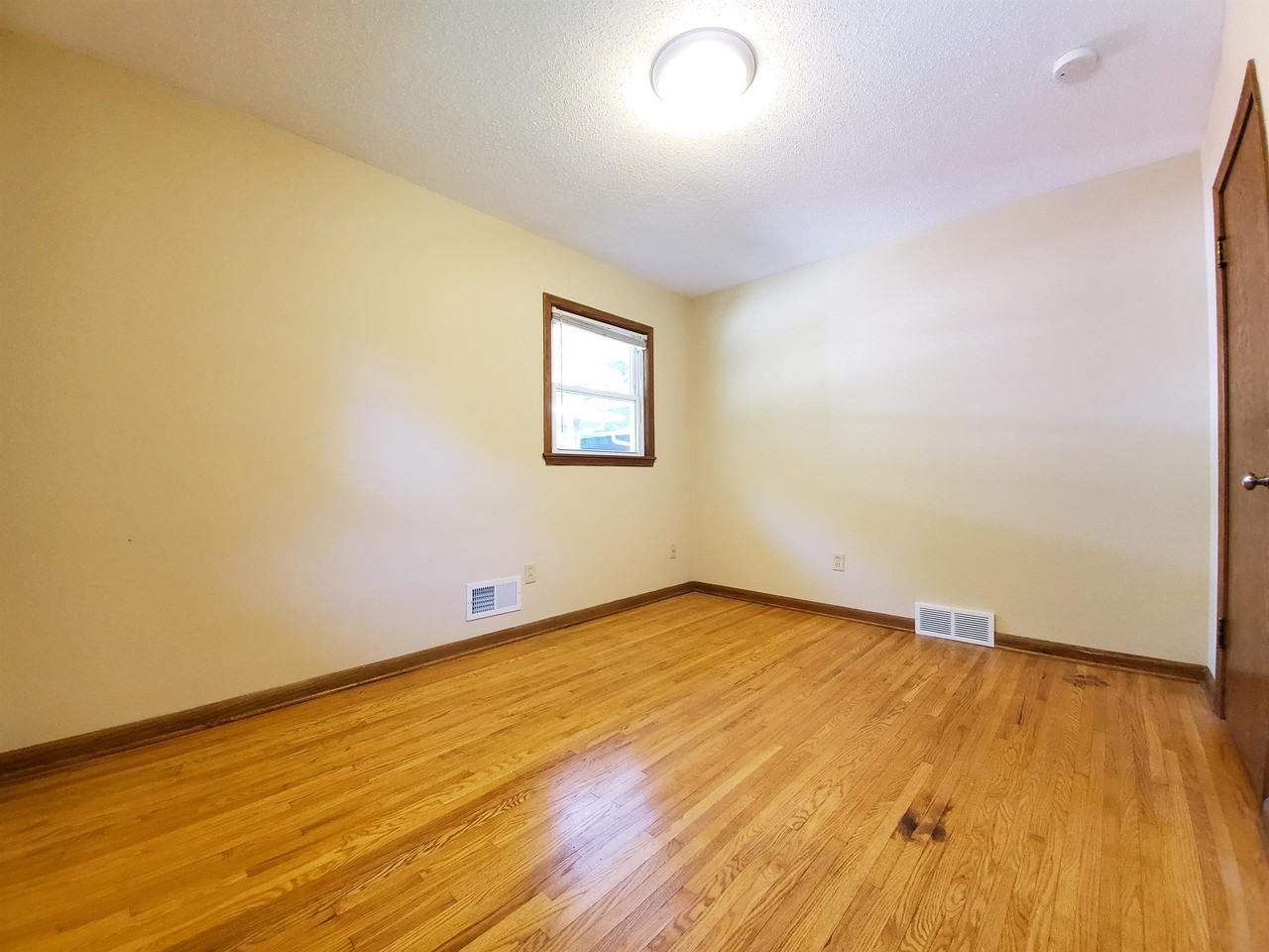 1452 13th Ave Nw - Photo 3 of 23