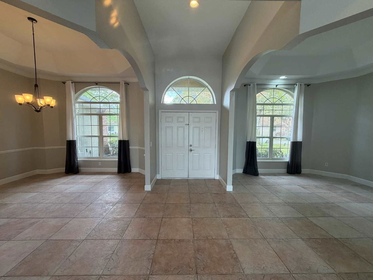 5290 Chiswick Cir - Photo 3 of 41