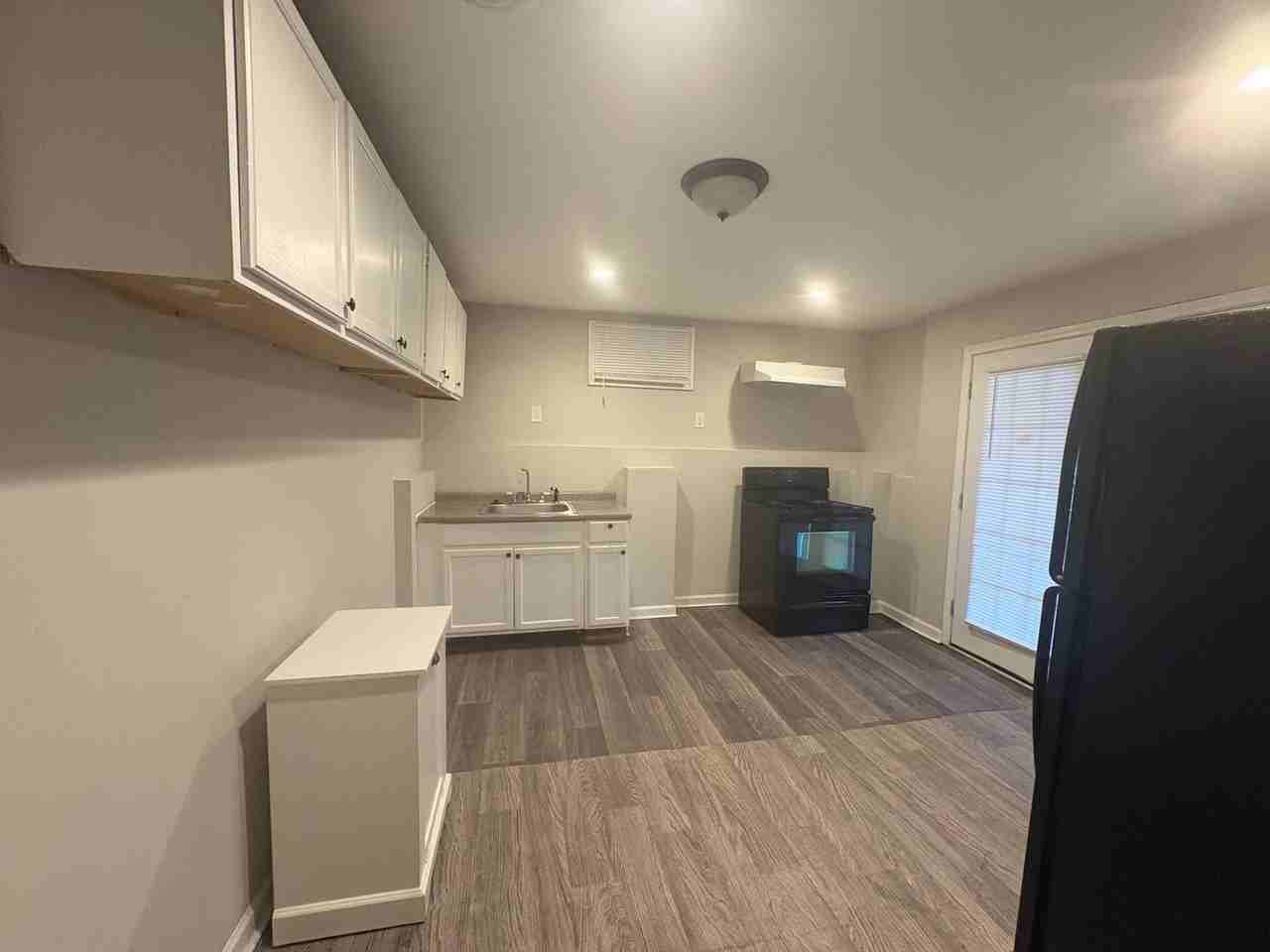 2755 Vineville Ave #B - Photo 3 of 13