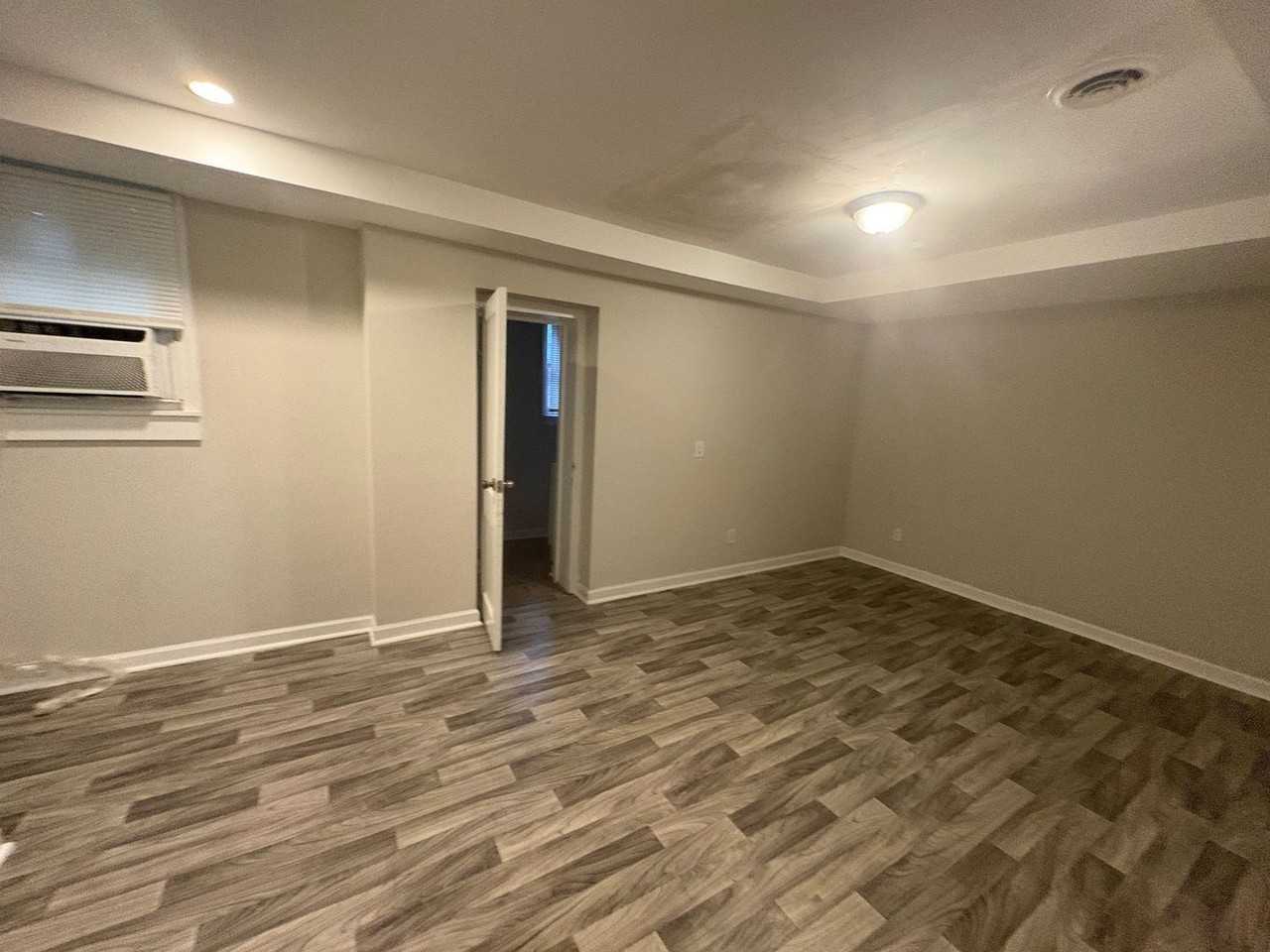 2755 Vineville Ave #B - Photo 5 of 13