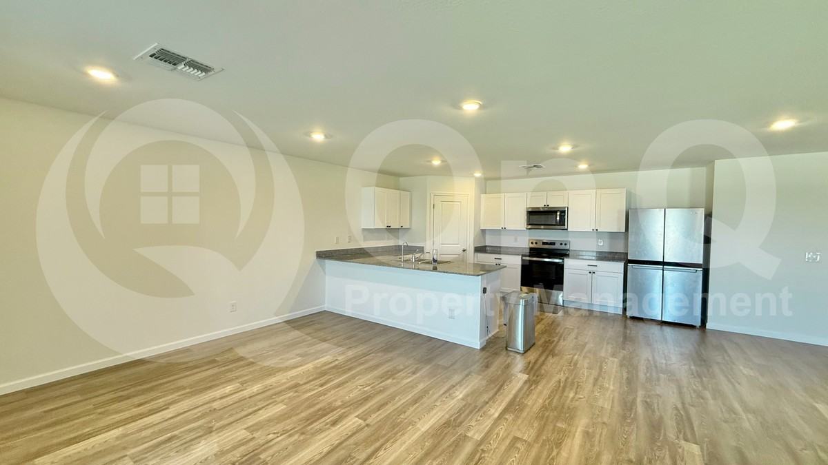 1308 E Tuscany St - Photo 6 of 22