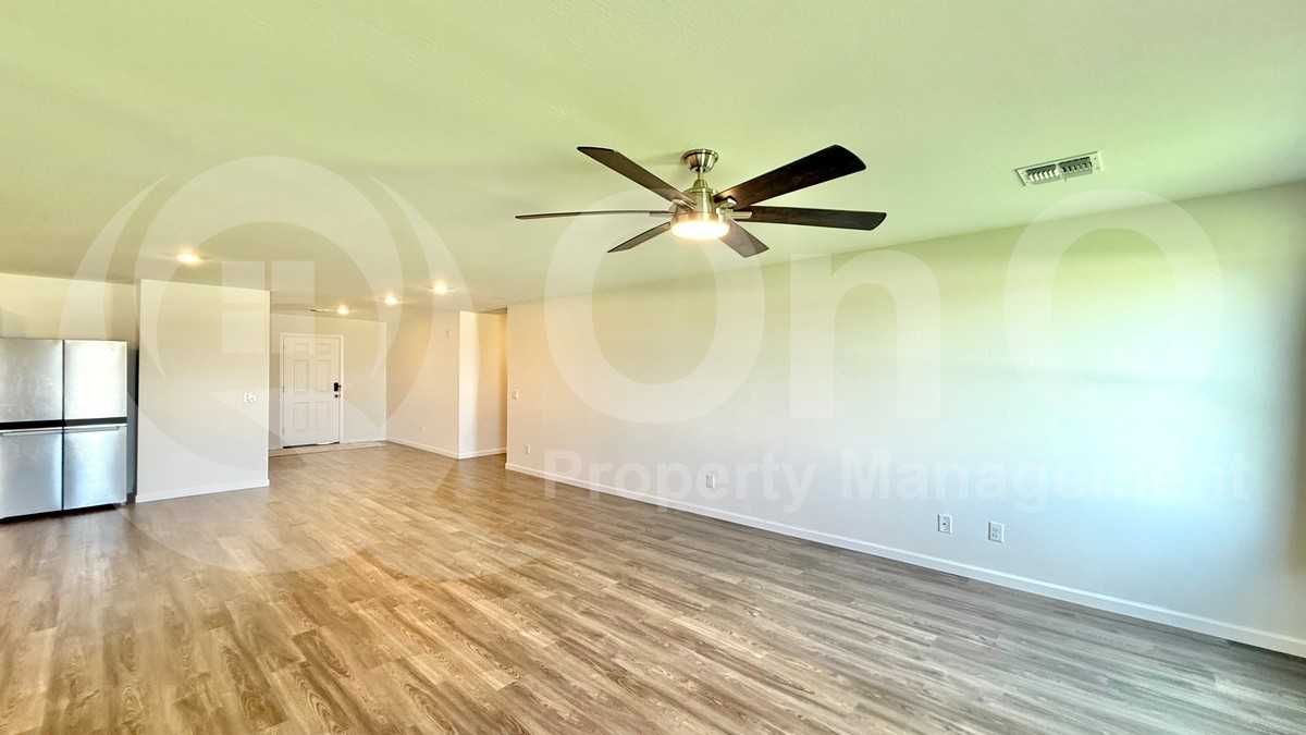 1308 E Tuscany St - Photo 7 of 22