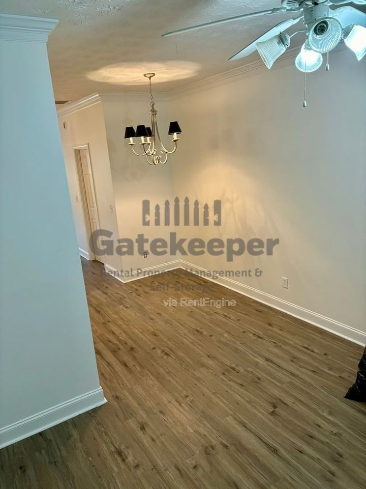 76 Intown Pl - Photo 4 of 14