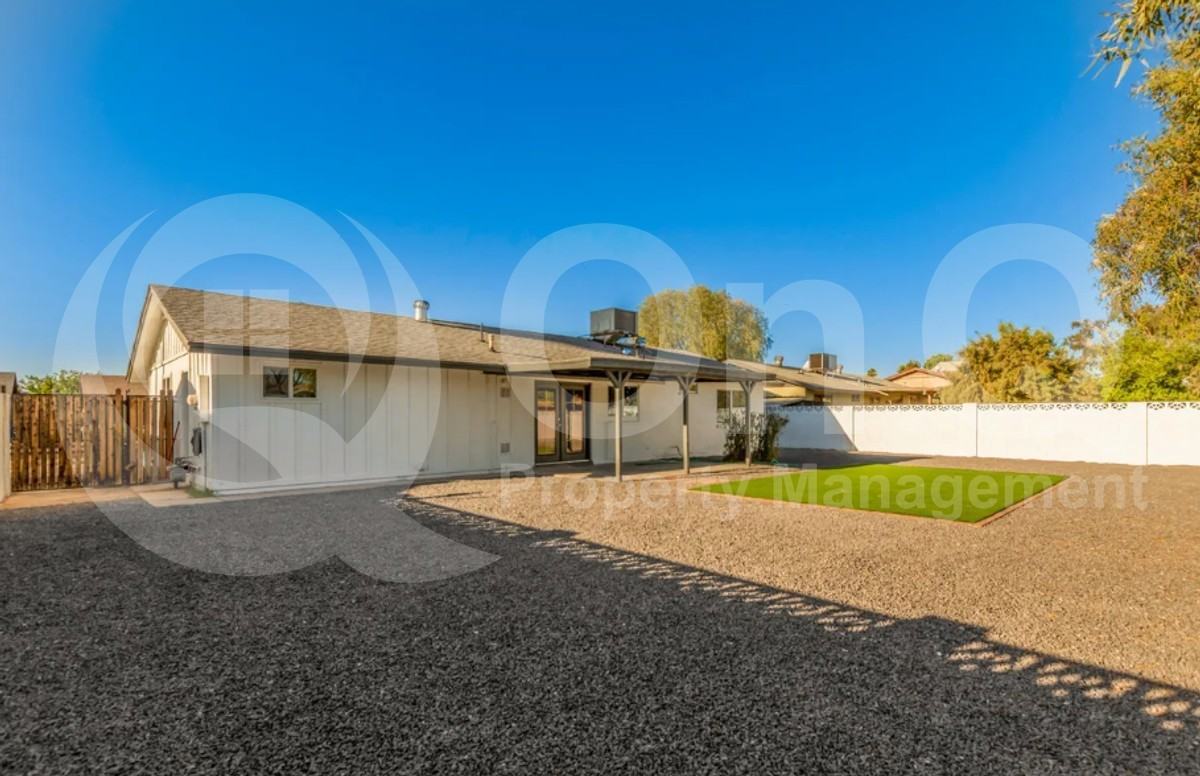 8823 W Turney Ave - Photo 4 of 6