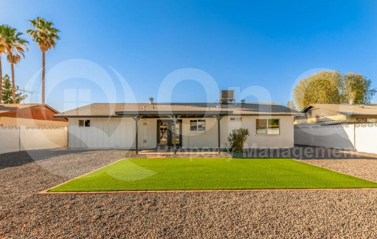 8823 W Turney Ave - Photo 5 of 6