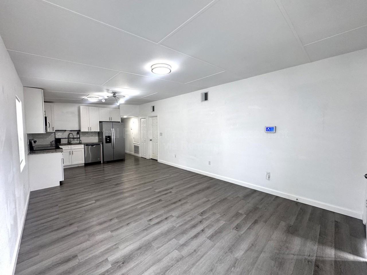 1504 W 18th St - Photo 3 of 25