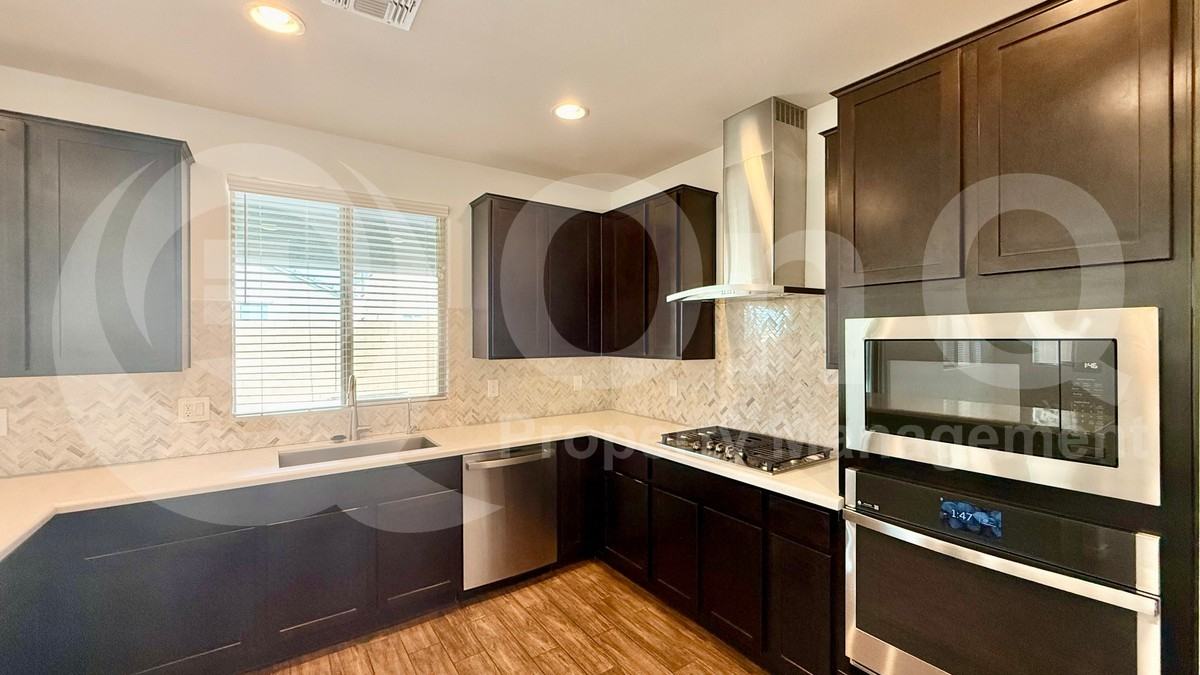 7966 W Medlock Dr - Photo 3 of 33