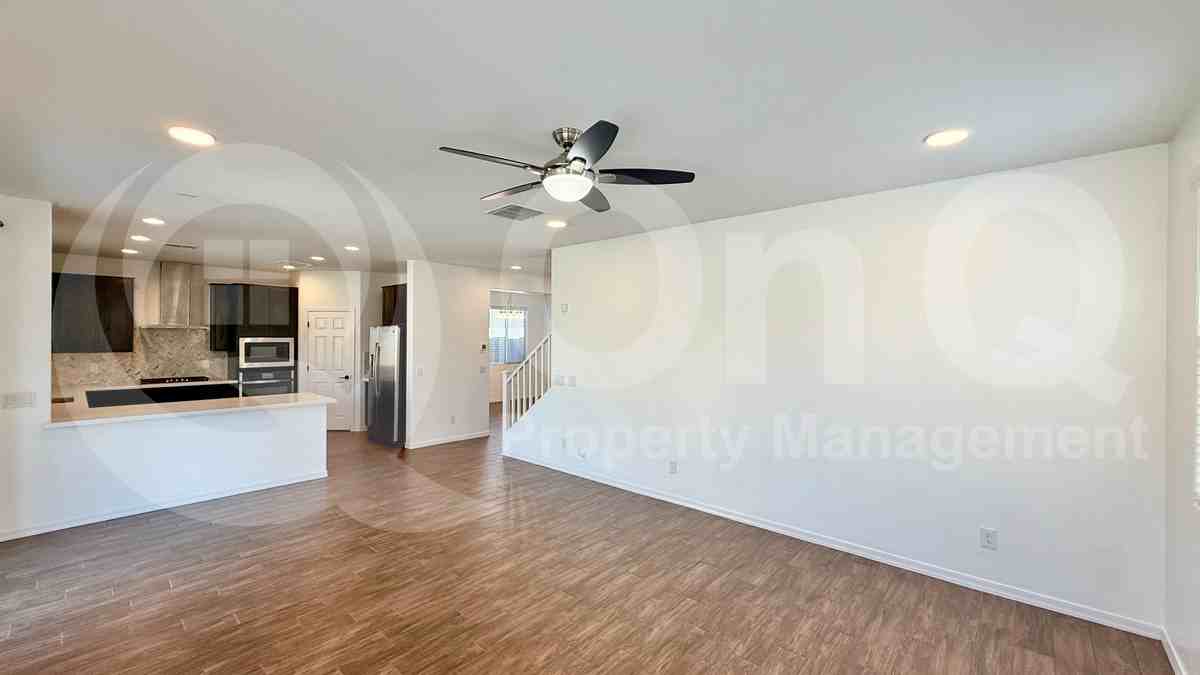 7966 W Medlock Dr - Photo 6 of 33