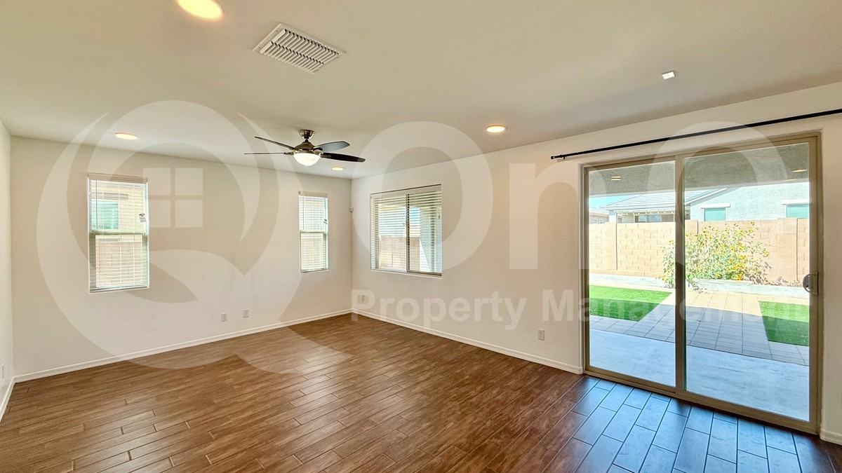 7966 W Medlock Dr - Photo 7 of 33