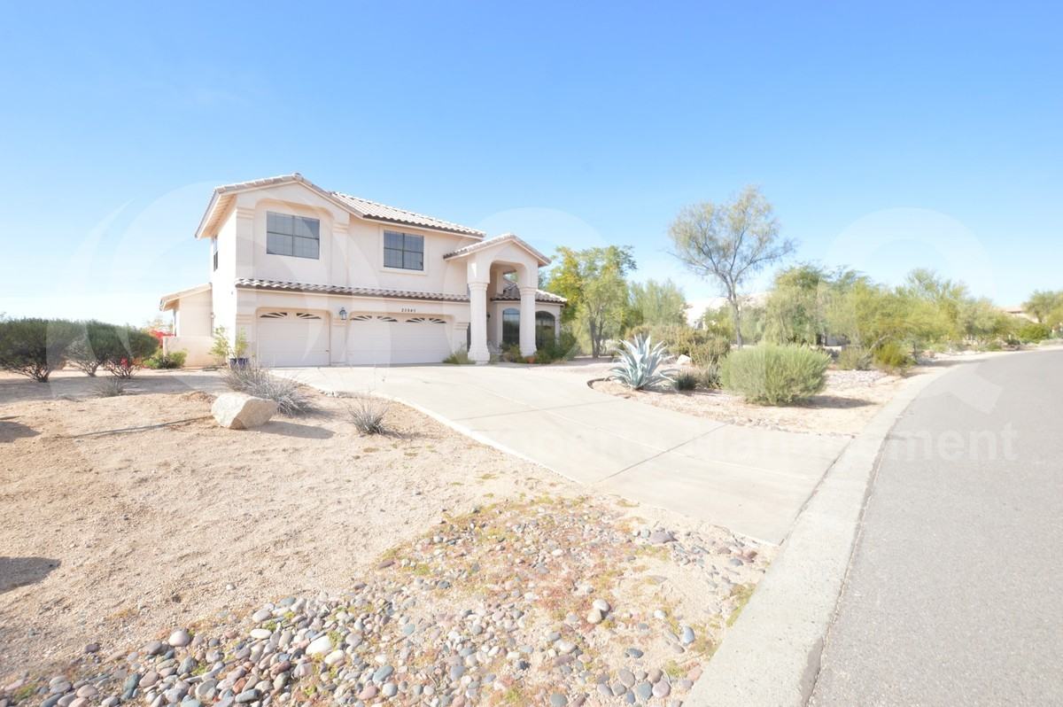 25940 N 82nd St - Photo 2 of 28