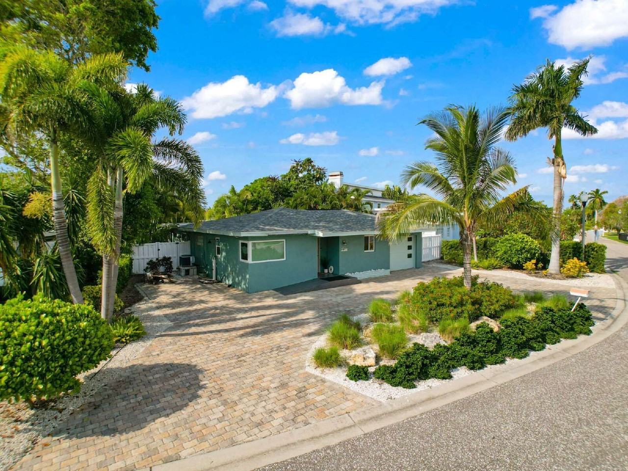 200 176th Terrace Dr E - Photo 6 of 48