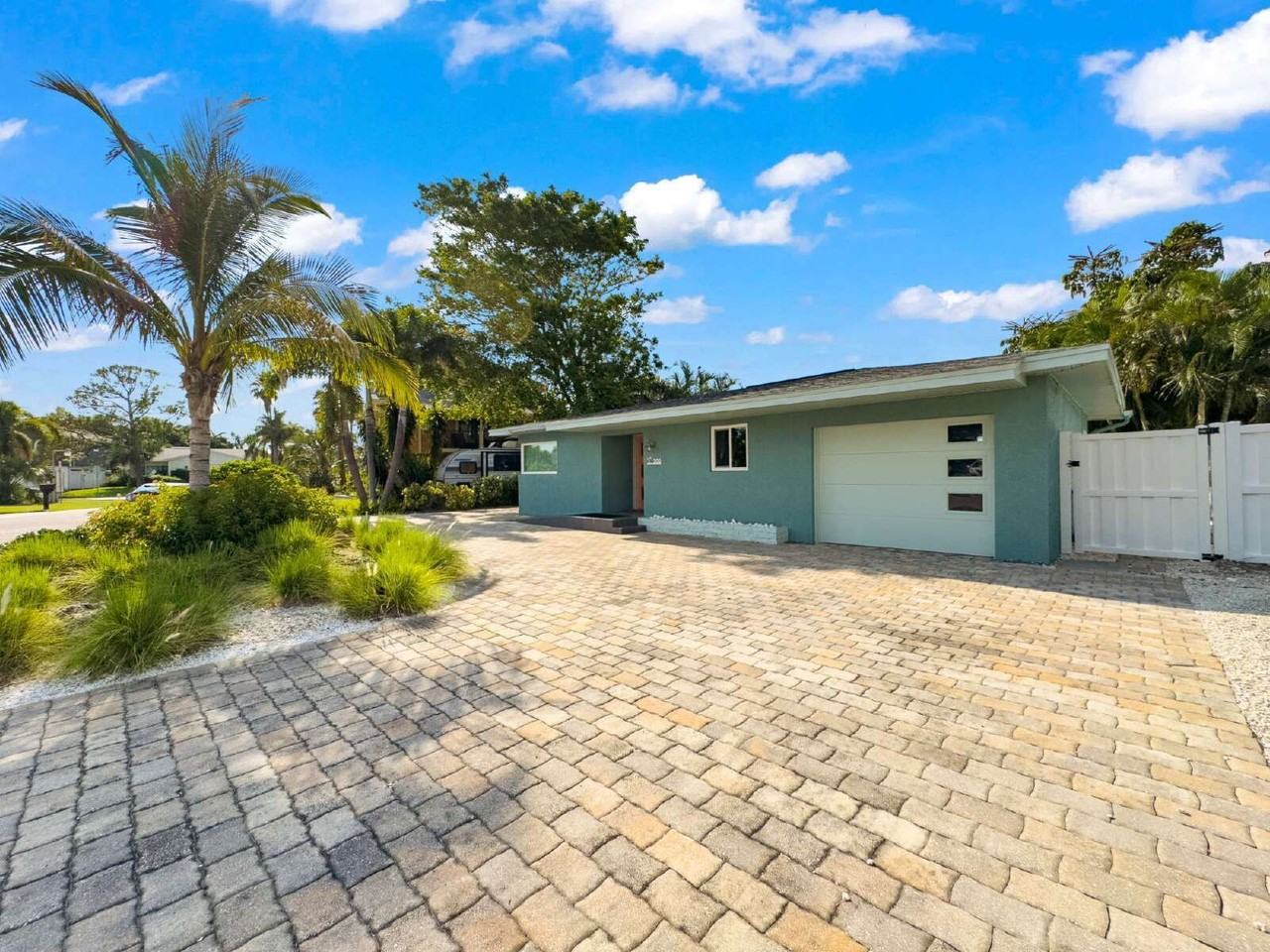 200 176th Terrace Dr E - Photo 7 of 48