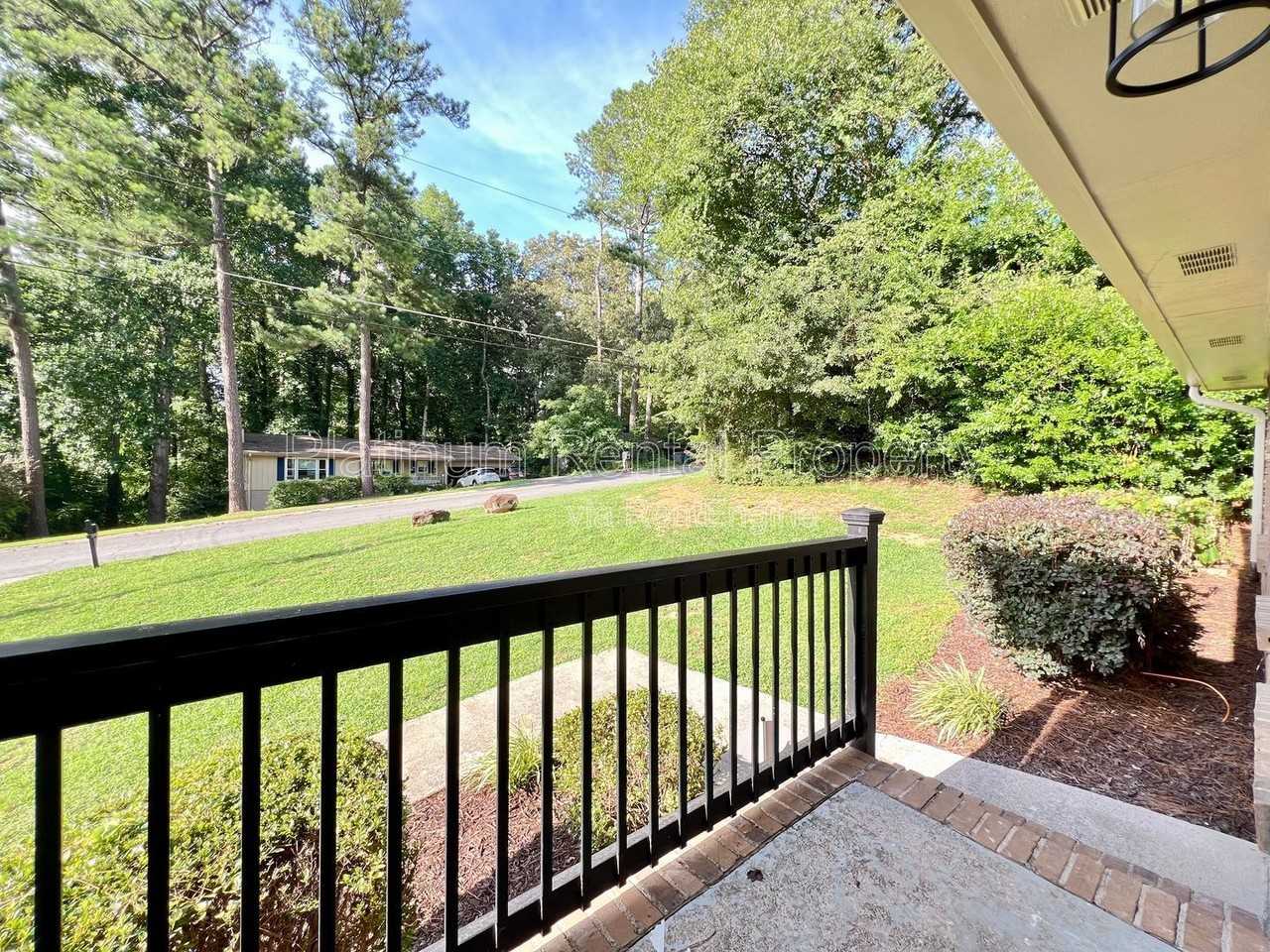 1110 Washington Ave - Photo 3 of 24