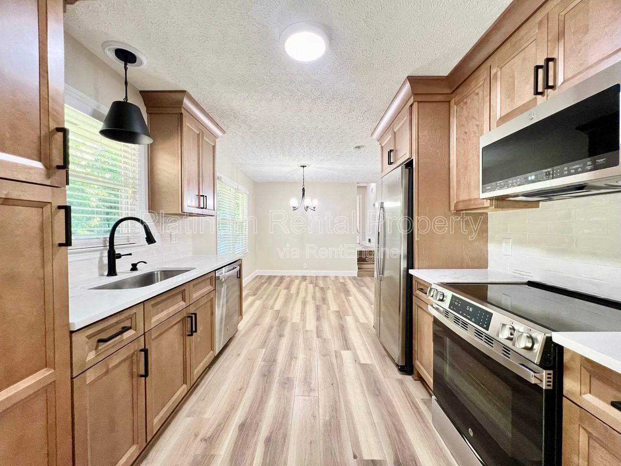 1110 Washington Ave - Photo 7 of 24