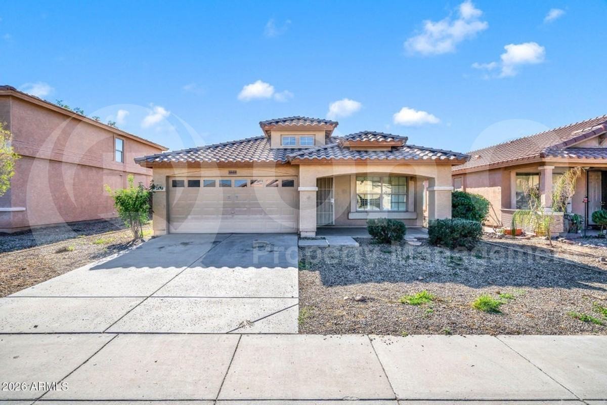 3323 W Saint Anne Ave