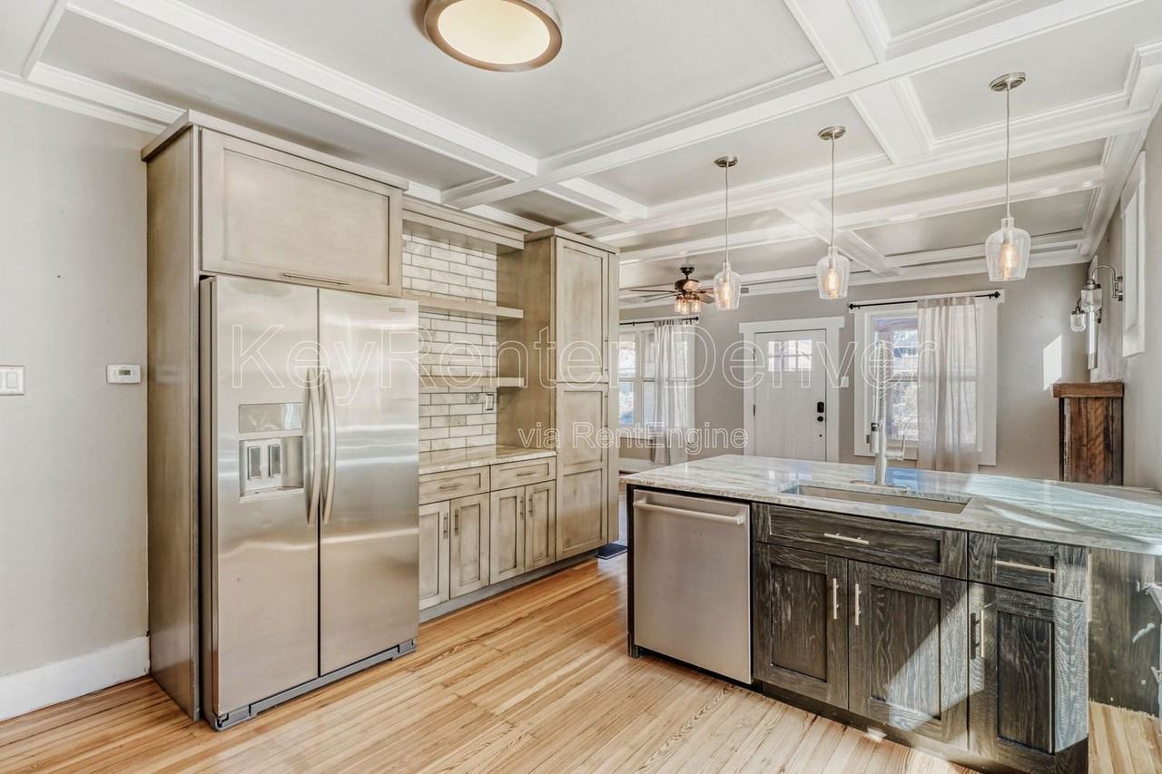 3056 W Clyde Pl - Photo 5 of 18