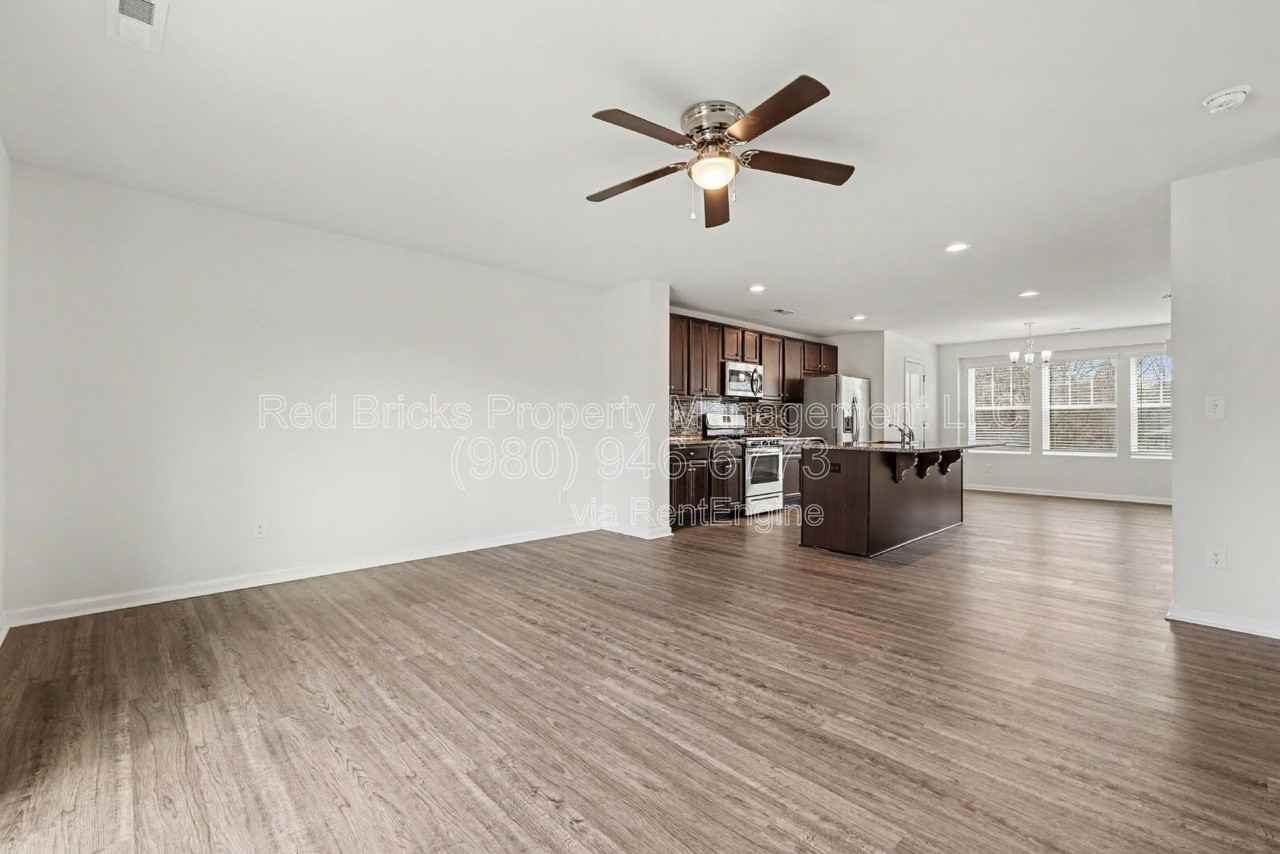 8240 Waxhaw Hwy - Photo 7 of 20