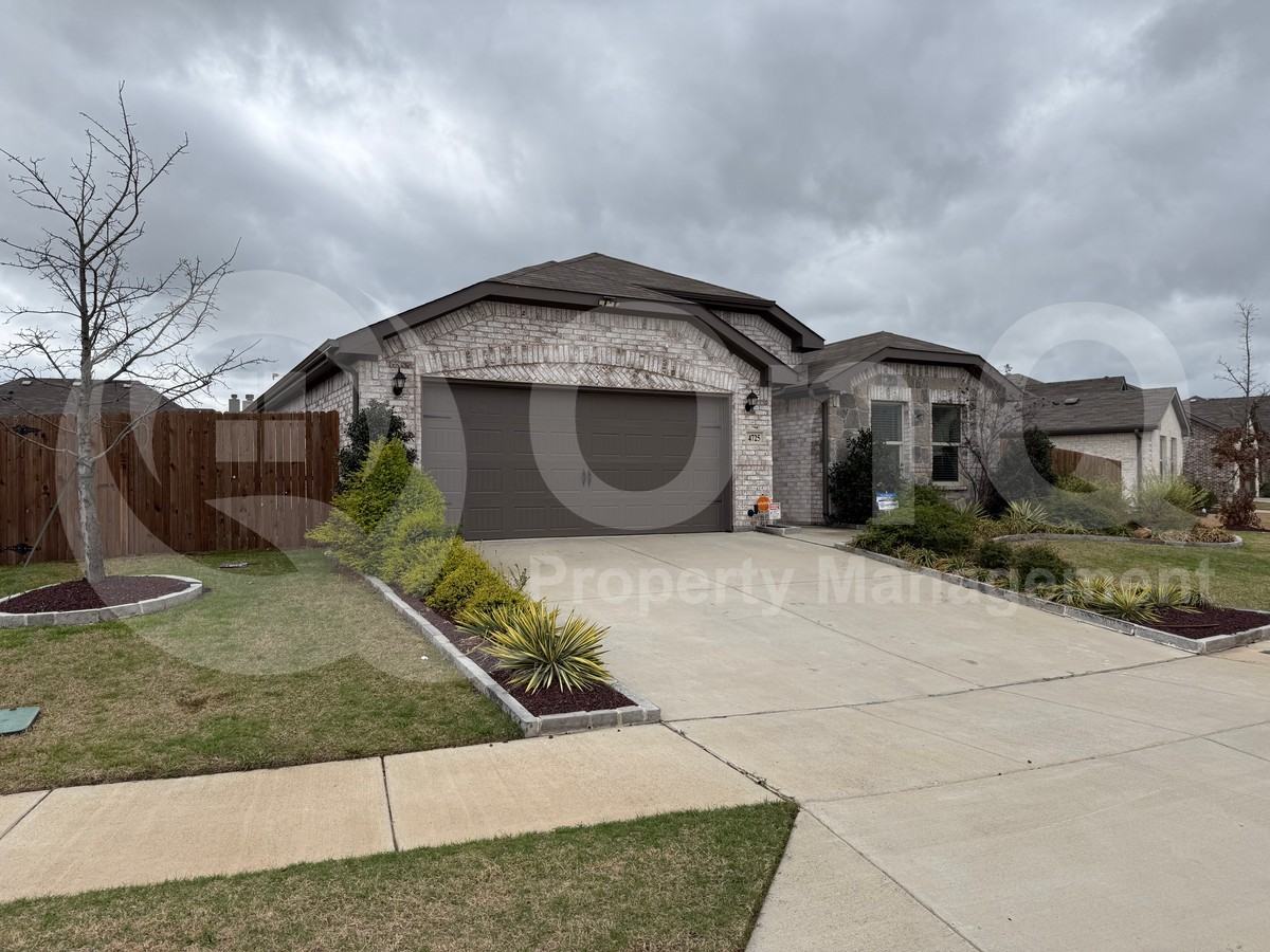 4725 Sassafras Dr - Photo 3 of 25