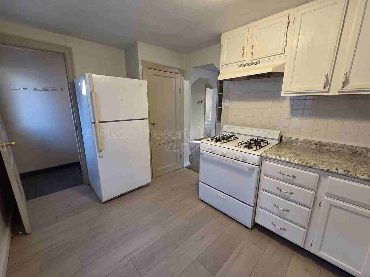 338 La Motte Ln - Photo 5 of 12