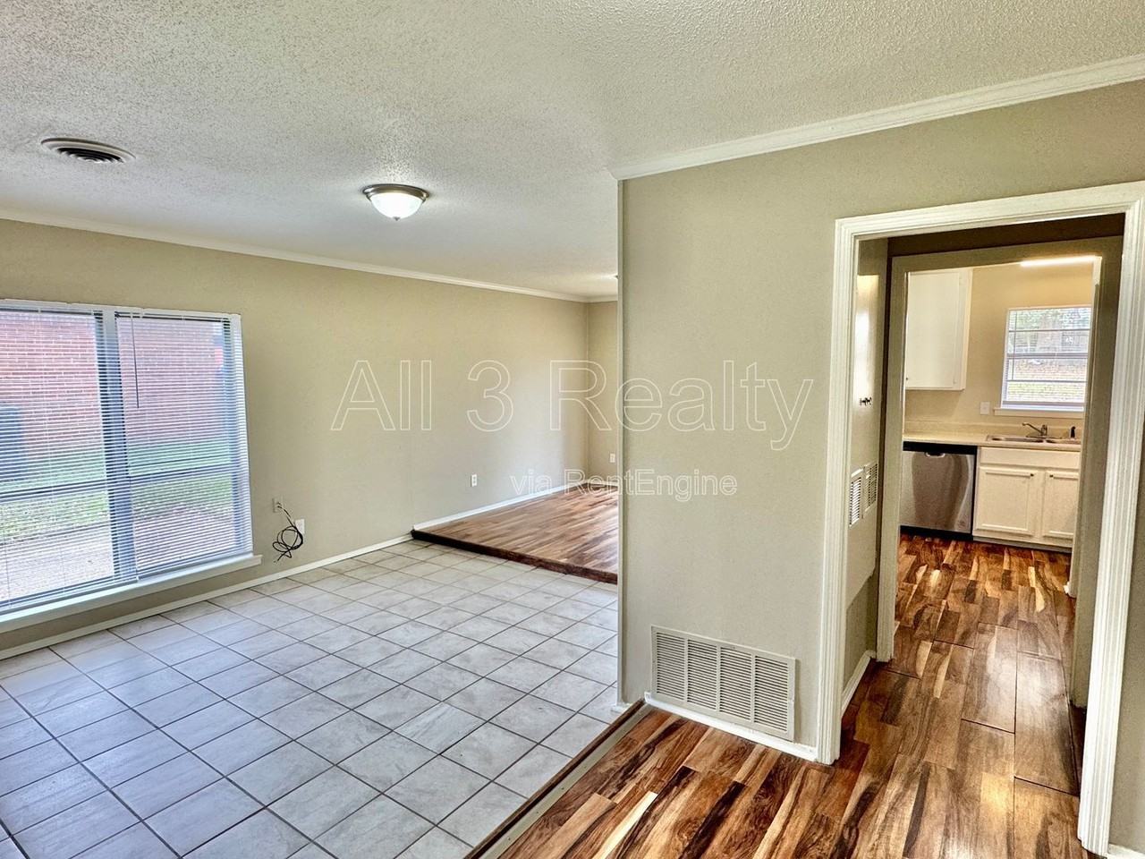 523 Placid Dr - Photo 6 of 33