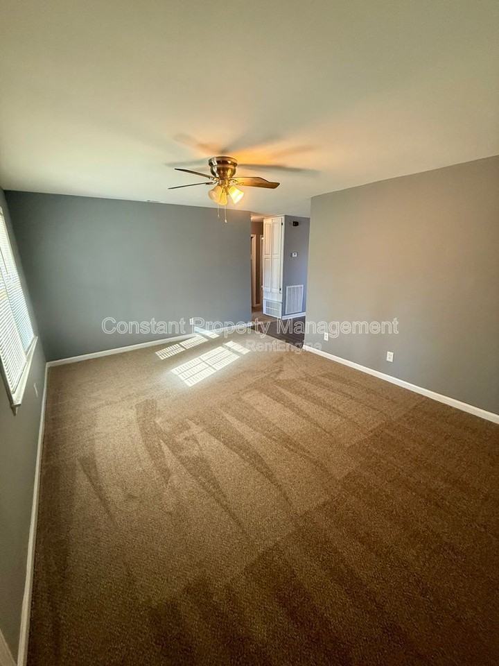 225 Woodland Trl #225 - Photo 5 of 17