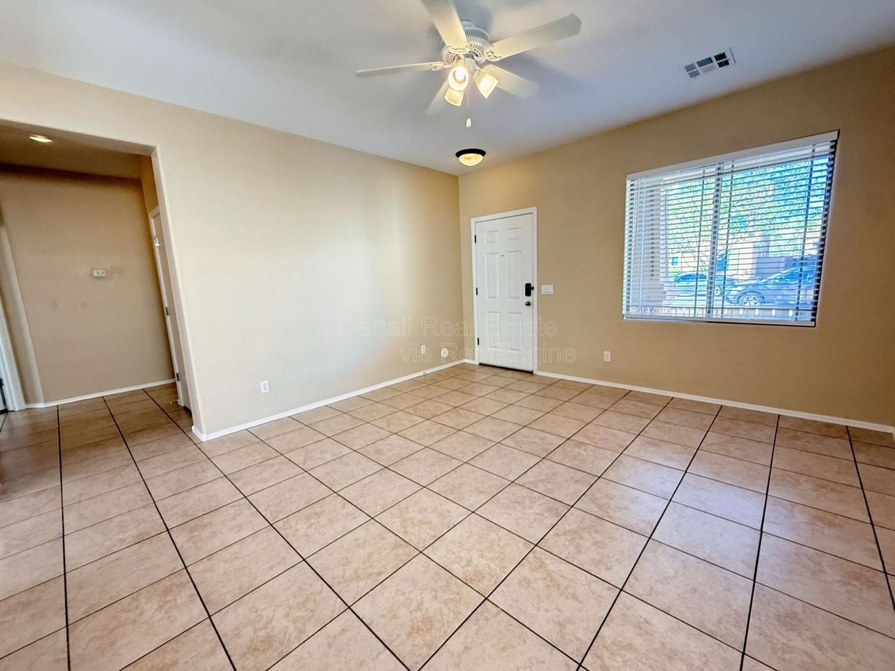 4539 E Ivanhoe St - Photo 6 of 28