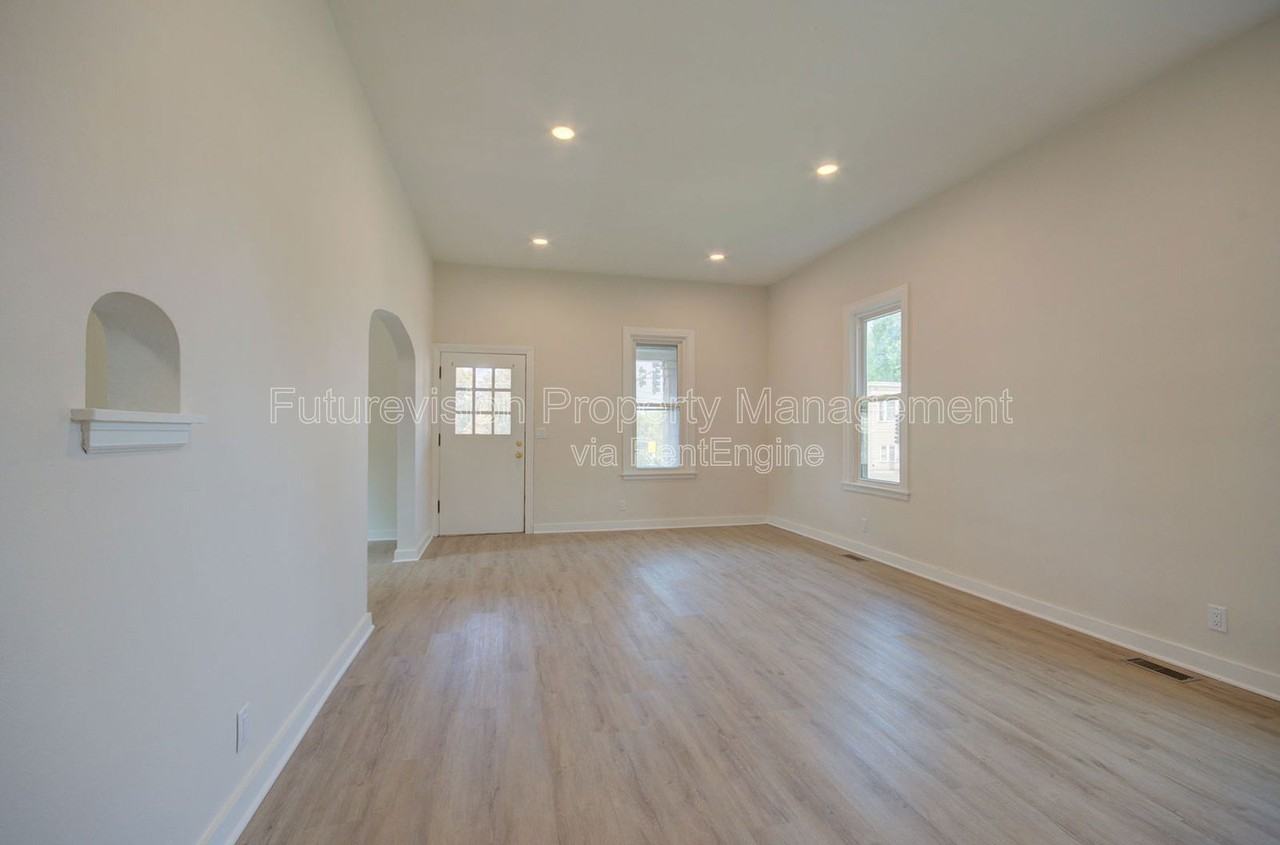 1302 S State St #1 - Photo 4 of 18