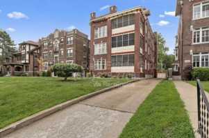 featured image of 5138 Waterman Blvd #1S