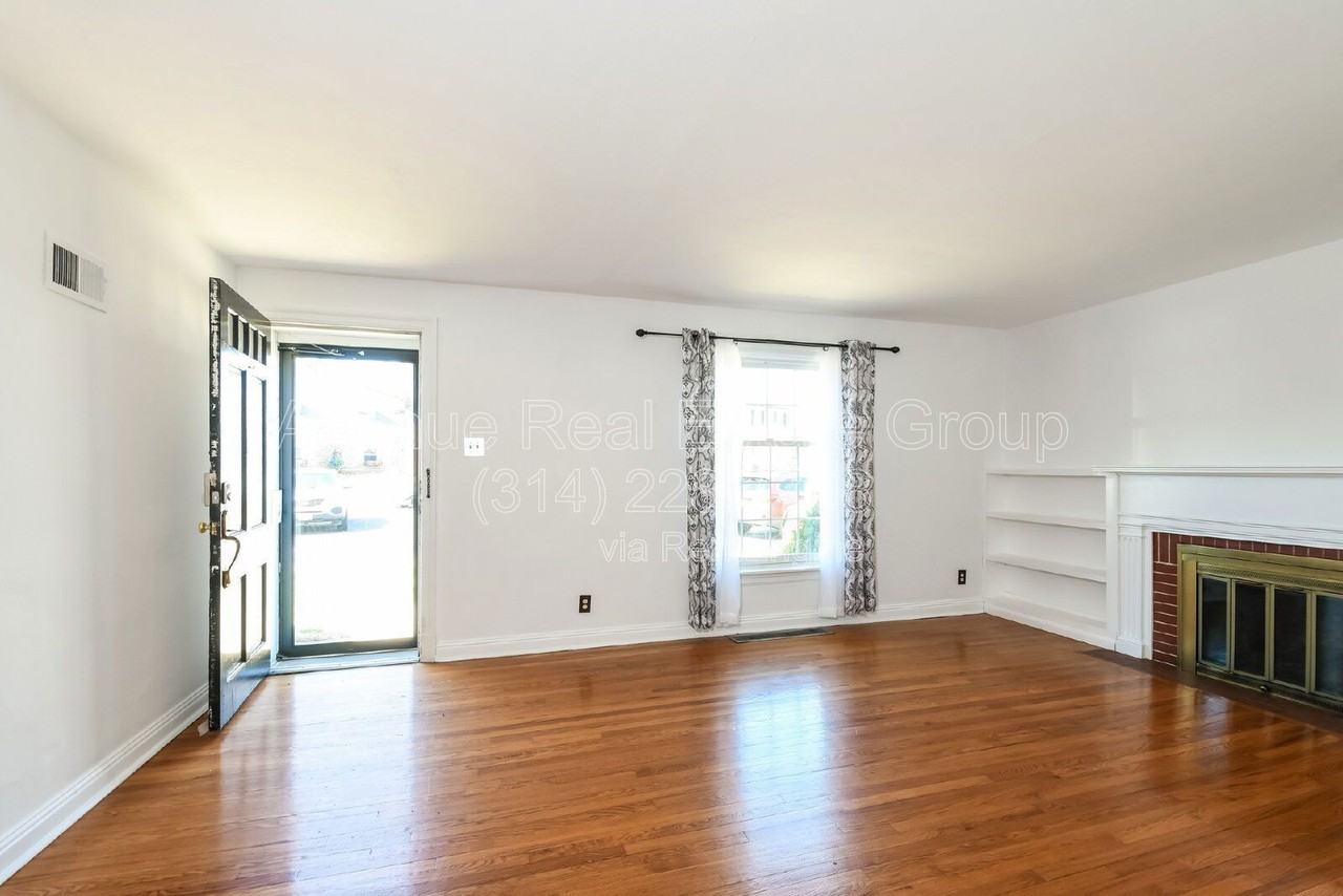 9150 Wayne Dr - Photo 4 of 15