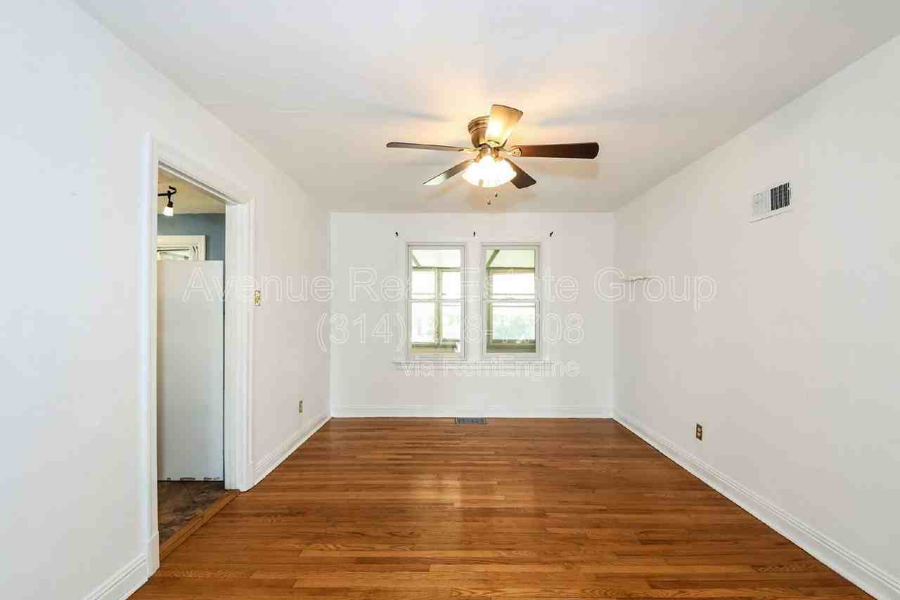 9150 Wayne Dr - Photo 5 of 15