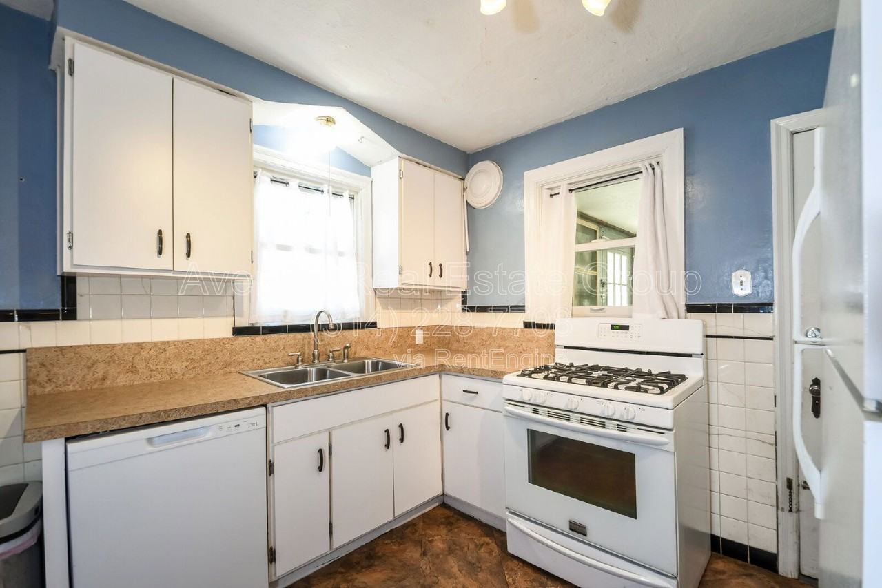 9150 Wayne Dr - Photo 6 of 15