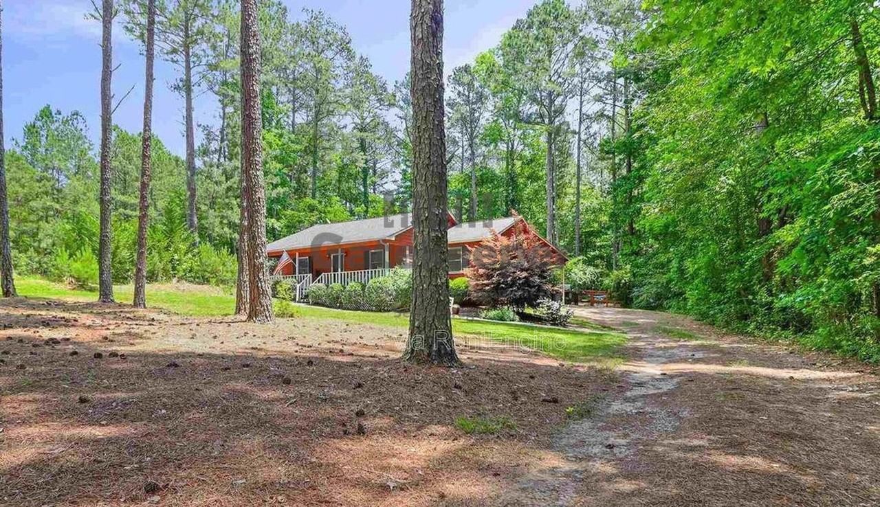 468 Davis Rd - Photo 2 of 13