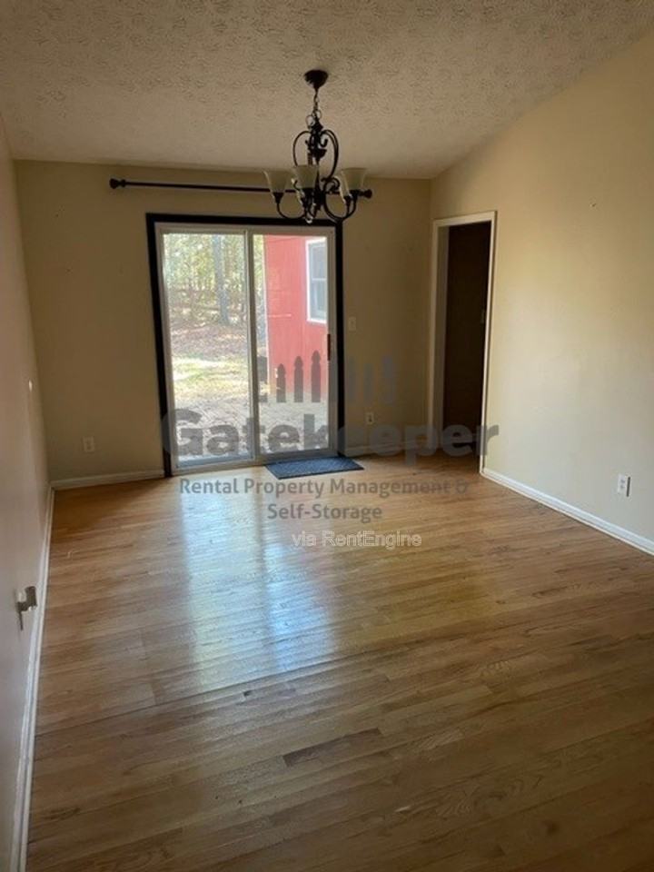 468 Davis Rd - Photo 4 of 13