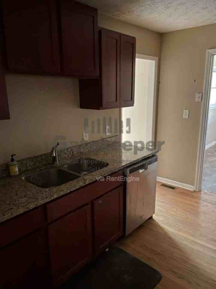 468 Davis Rd - Photo 5 of 13