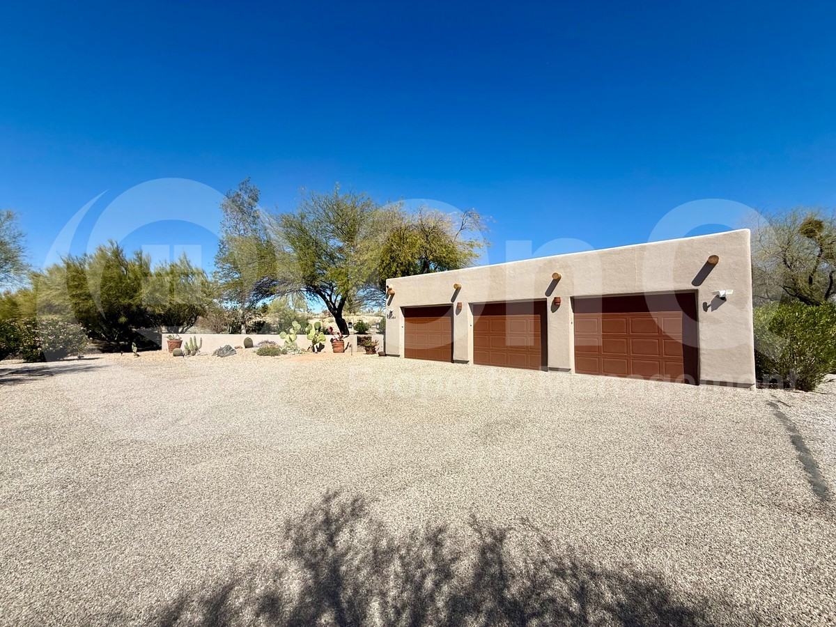 11484 N 1st Ave - Photo 3 of 36