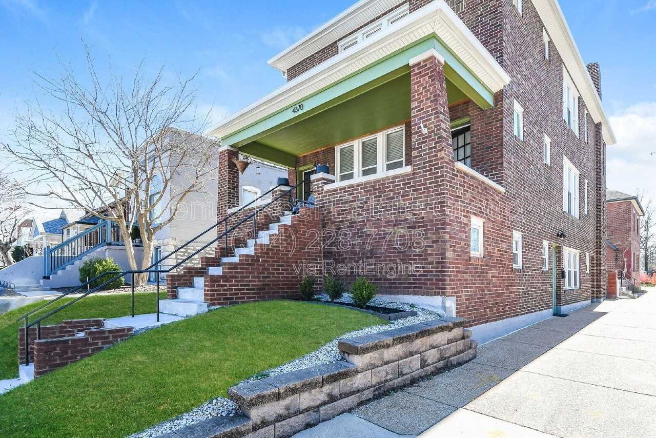 4370 Swan Ave #B - Photo 2 of 10