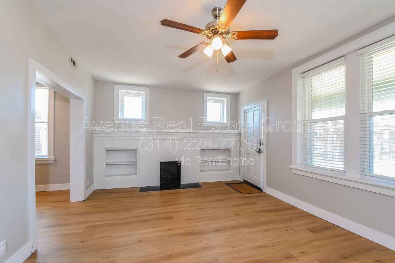 4370 Swan Ave #B - Photo 3 of 10