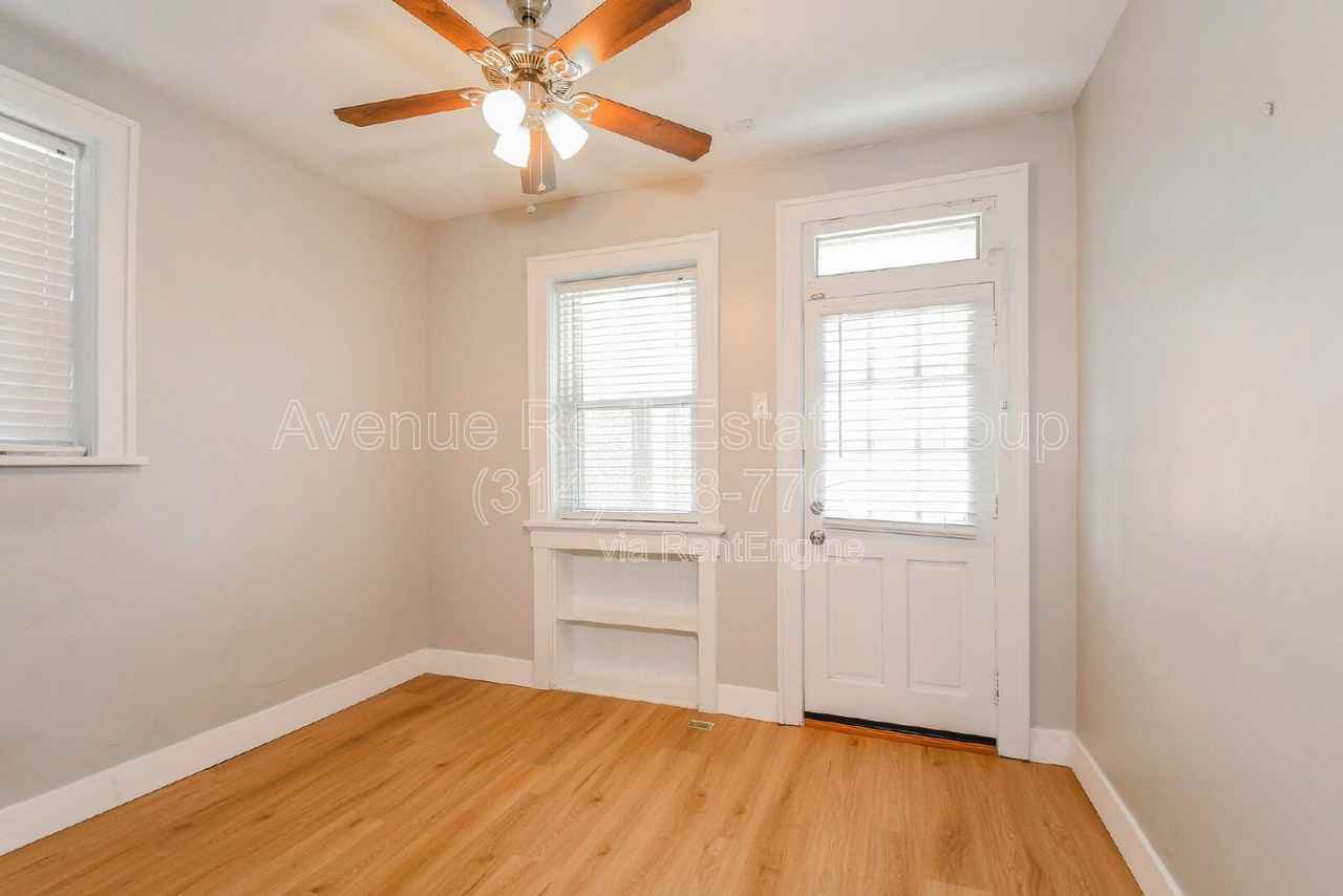 4370 Swan Ave #B - Photo 6 of 10