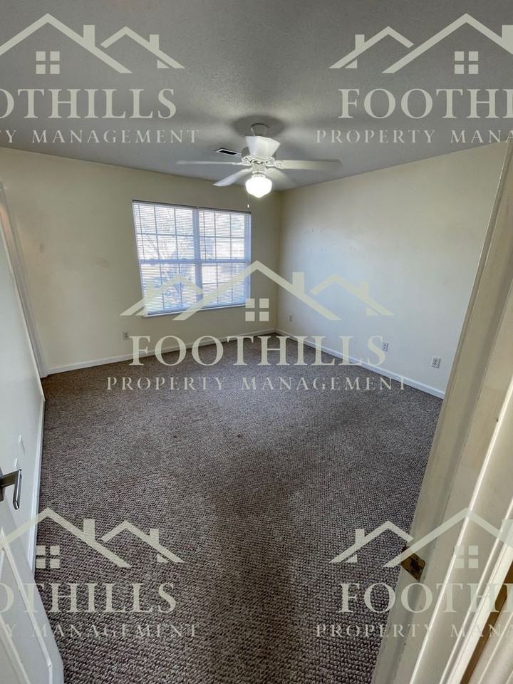 112 Brook Allen Dr - Photo 4 of 11