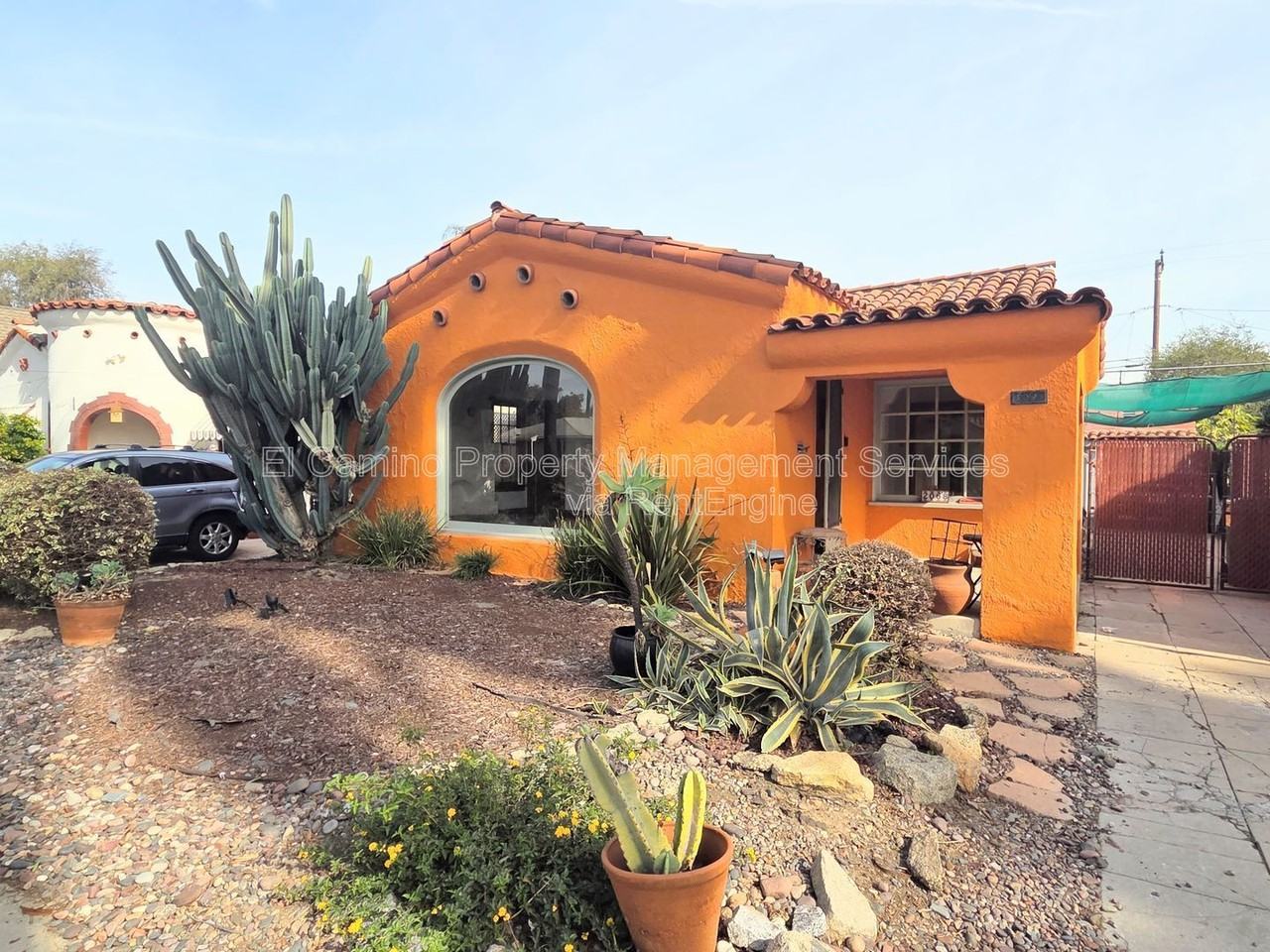 2068 San Francisco Ave - Photo 2 of 24