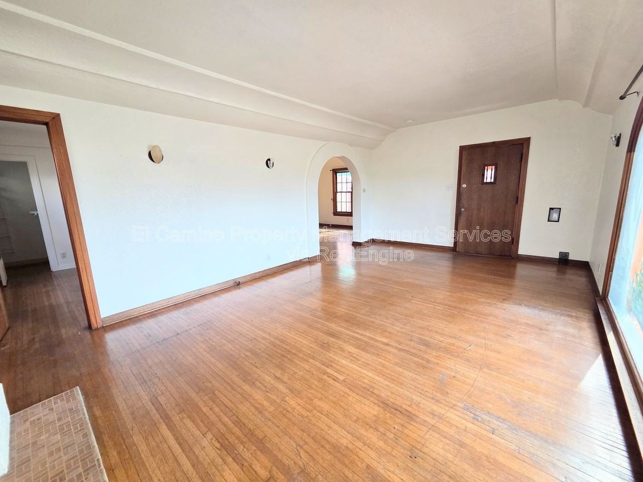 2068 San Francisco Ave - Photo 4 of 24