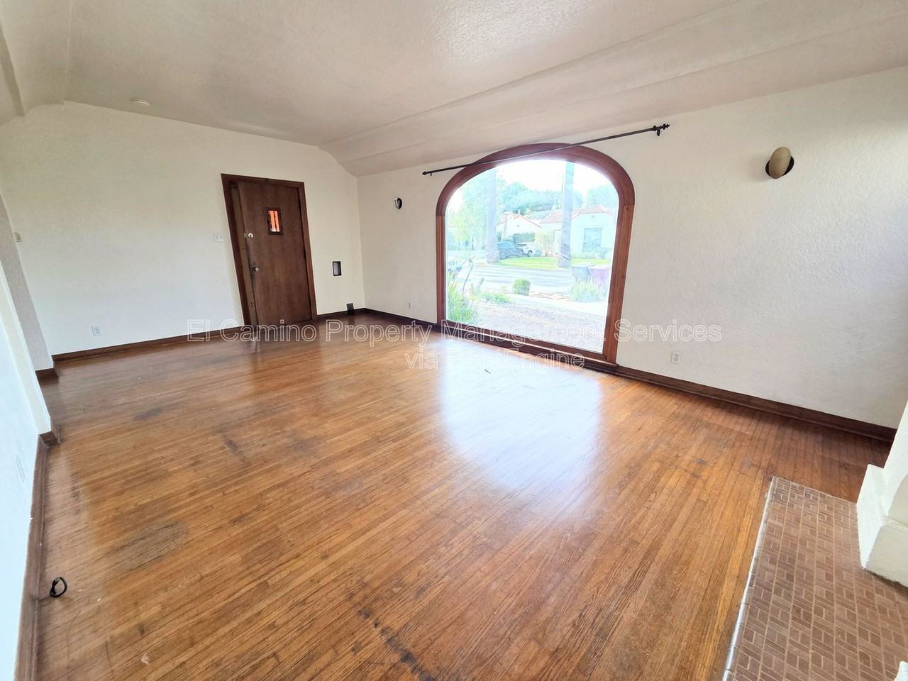 2068 San Francisco Ave - Photo 5 of 24