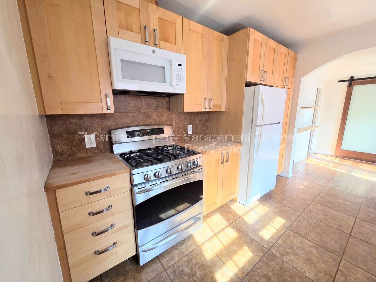 2068 San Francisco Ave - Photo 7 of 24